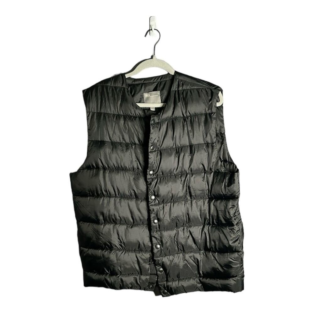 ASOS Unisex Black Puffer Vest With Snap Closure Size XL